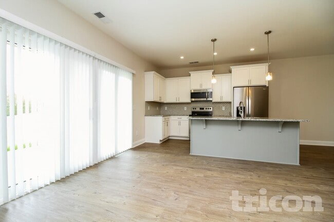 Photo - 121 Dimaggio Dr