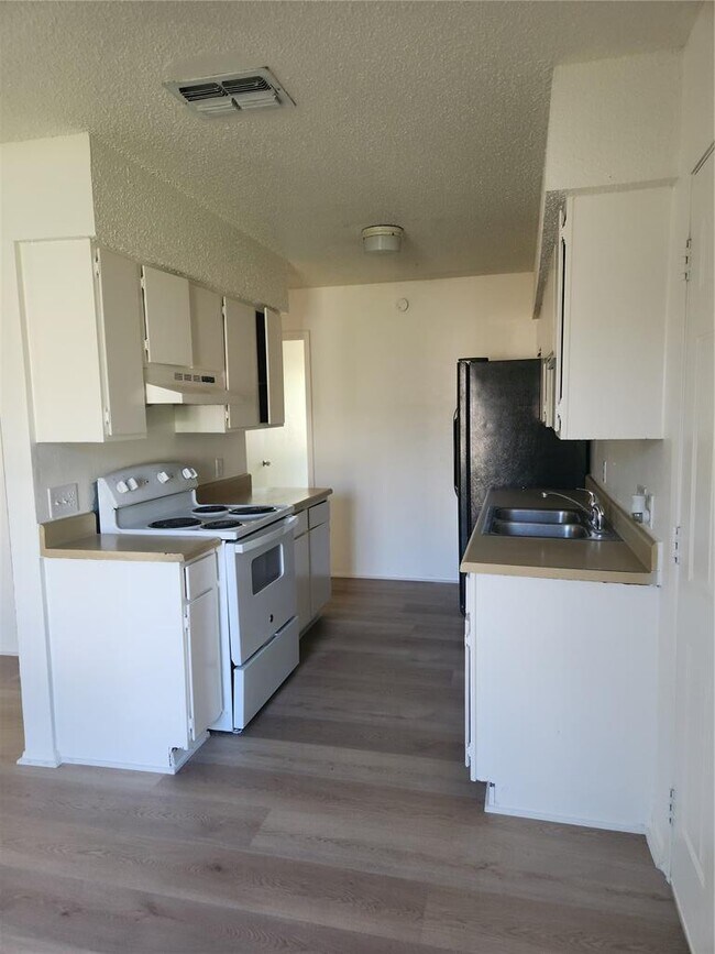 Photo - 905 Fieldwood Dr