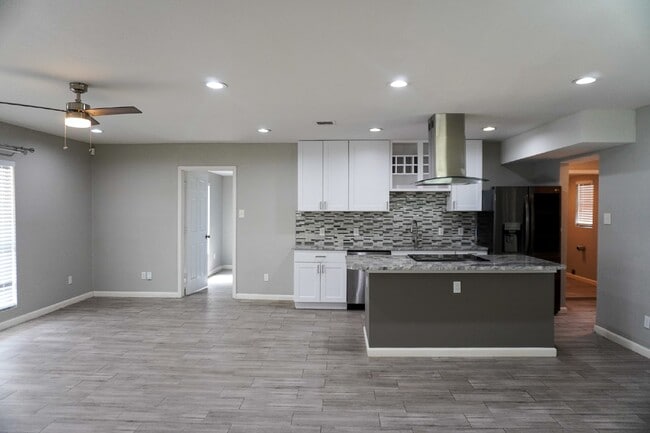 Charming Fully Updated 1930's Cottage in Jefferson Terrace