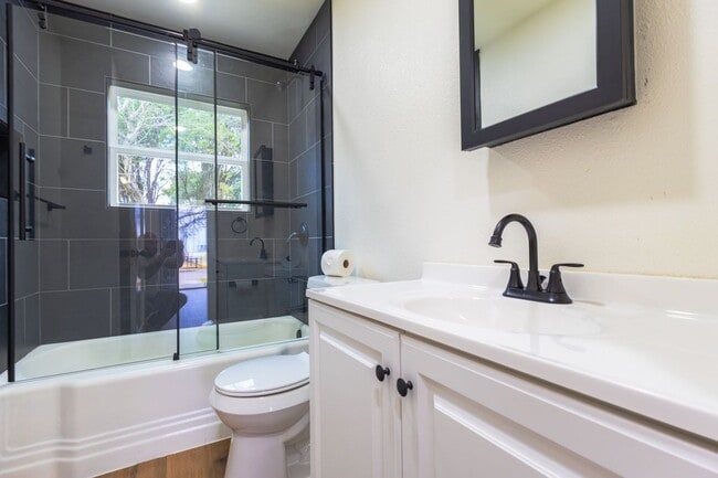 Photo - 1105 Spring Branch St