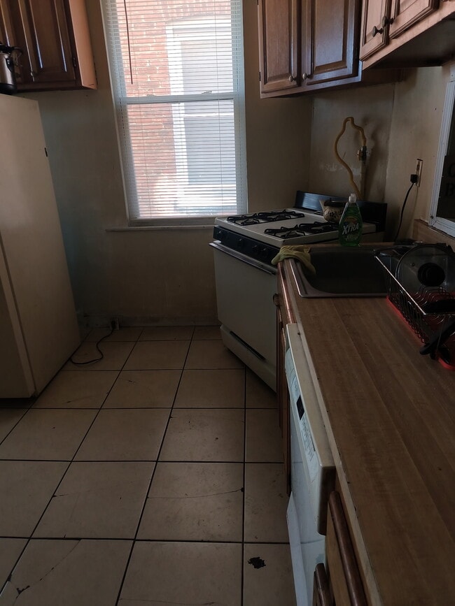 Photo - 1615 N Ellamont St