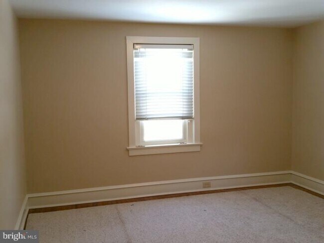 Photo - 329 N Main St