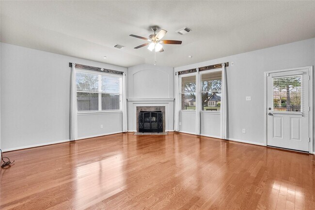 Photo - 6126 Bradford Ln