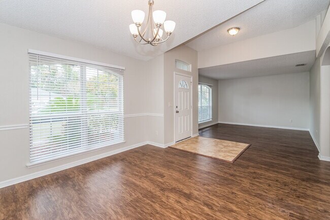 Photo - 975 Deer Spring Dr