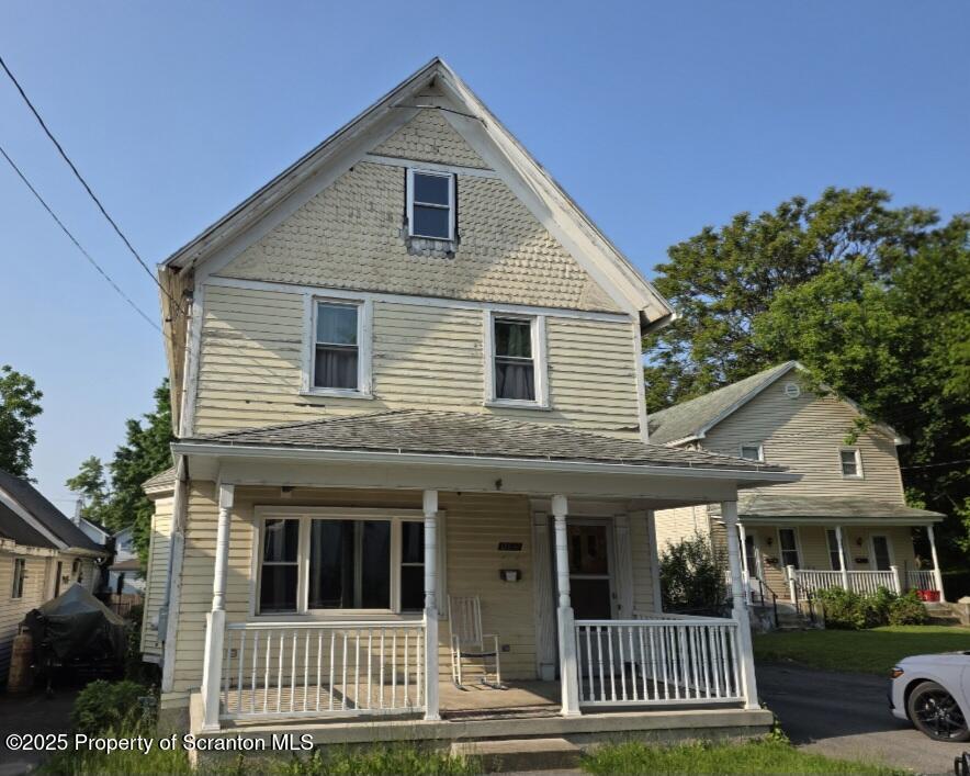 Photo - 135 Throop St House