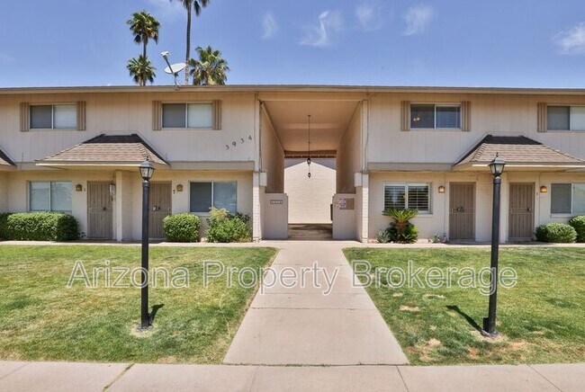 Building Photo - 3934 E Piccadilly Rd Unit Apt. #1