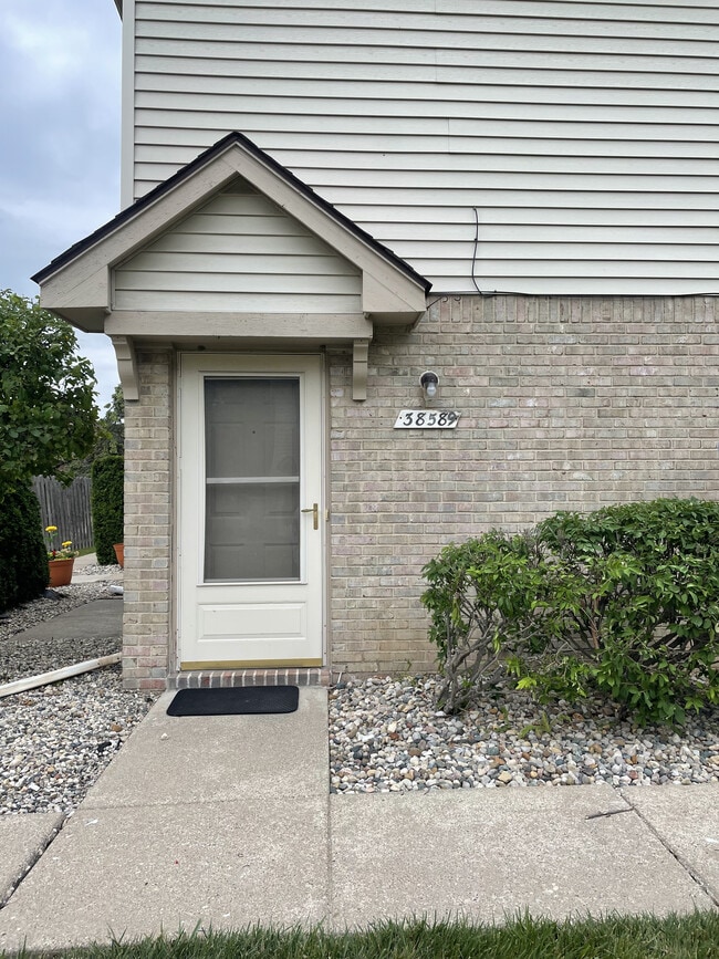 Photo - 38589 Wellington Dr Condo