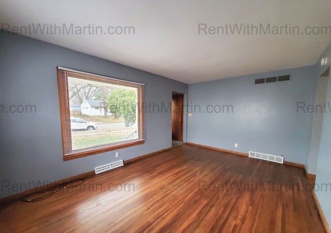 Photo - 736 Sherman Ave