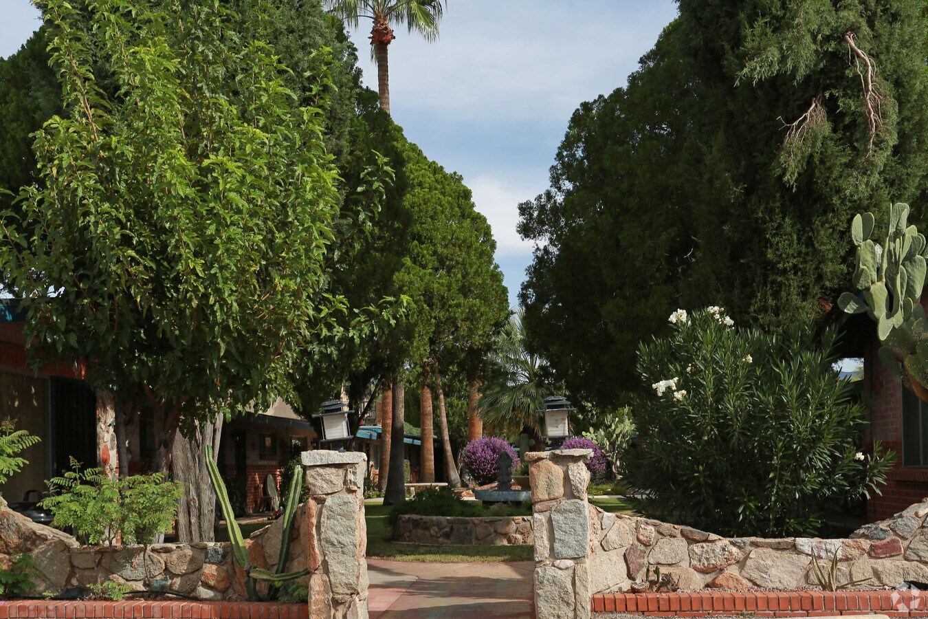 Photo - Aloha Apartments