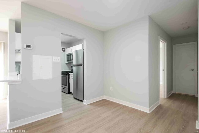 Photo - Monticello Falls Church