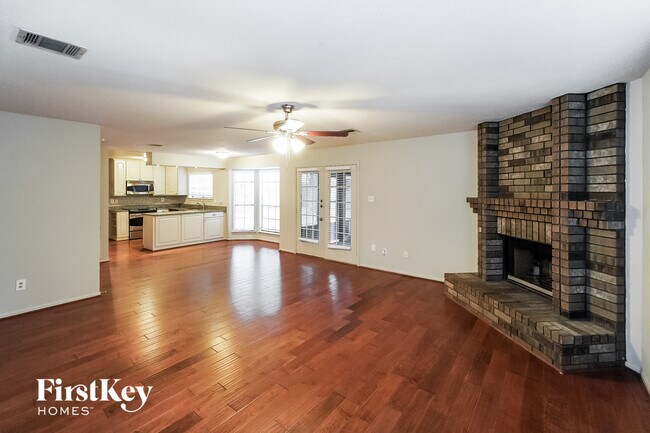 Photo - 16810 Poplar Hill St