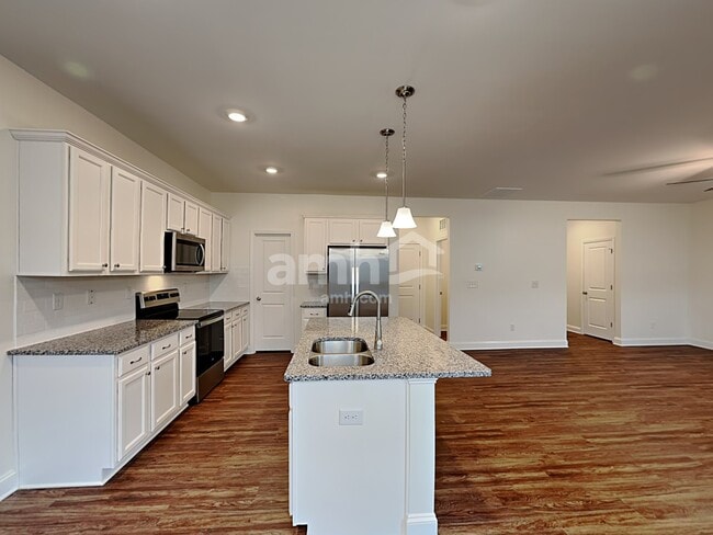 3220 Oakfields Rd
