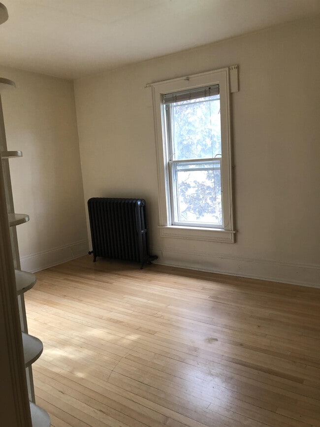 Photo - 438/2 Broadway St