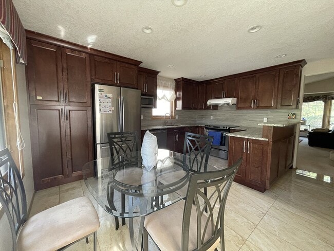 Photo - 388 Sunmills Dr SE