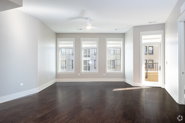 2BR, 2BA - 1500SF - Living Room