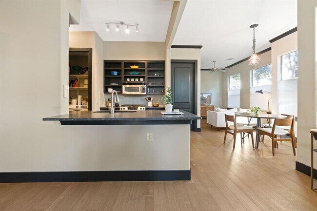 Photo - 2216 Thornton Rd Unidad 211 Rental