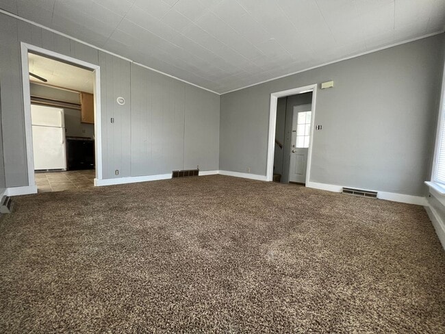 Building Photo - 812 7th Ave S Unit #1