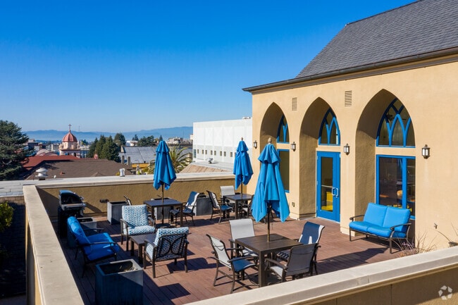 Rooftop Lounge
