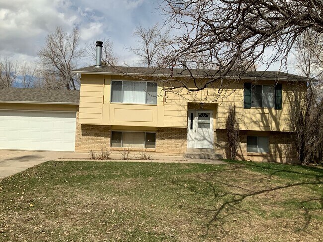 Photo - Beautiful 4 Bedroom Split-Level Home – Large Lot in West Fort Collins