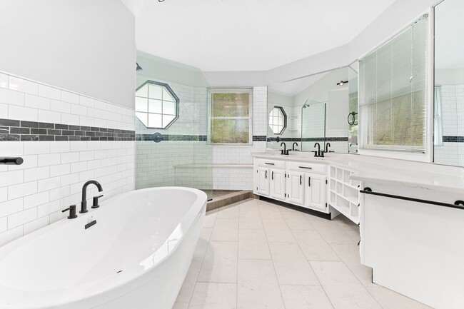 Photo - 4673 Shadyside Ln