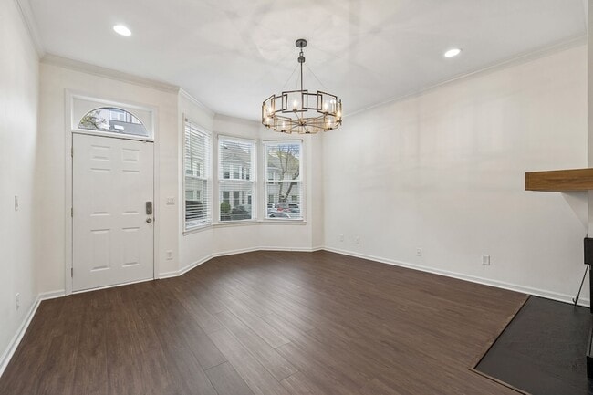 Photo - 219 Fairmont Ct Unit B7