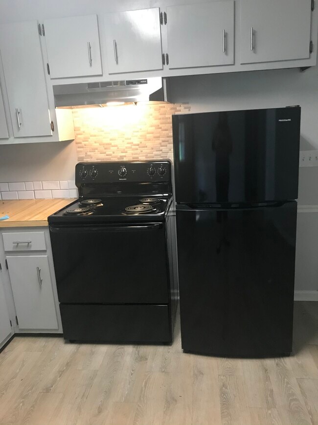 Photo - 4827 Thornbrook Ln