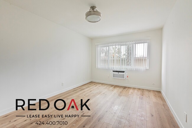 410-414 1/2 Manhattan Pl-0-204 - 410-414 1/2 Manhattan Pl-0-204 Condo Unit 0-204