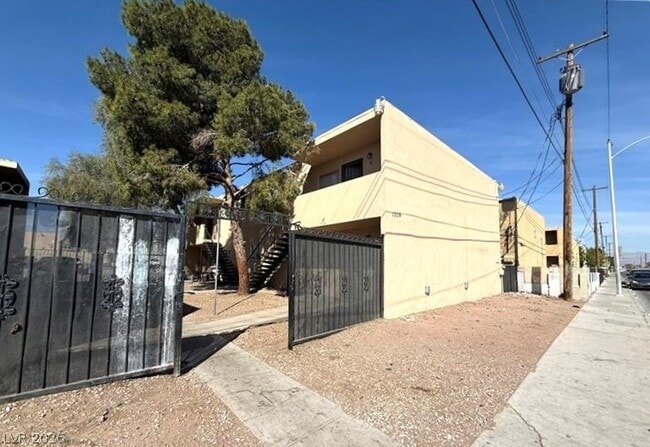 Building Photo - 1309 N 23rd St Unit 3