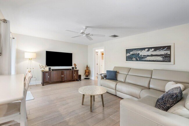 Photo - 4690 Palo Verde Dr