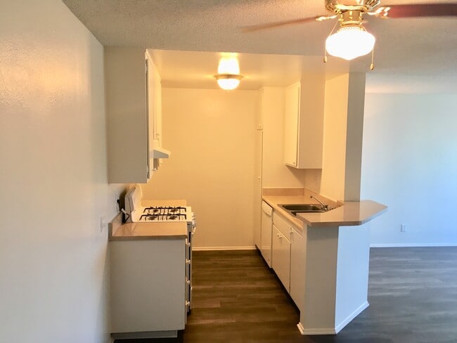 Photo - Oak Tree Apartments