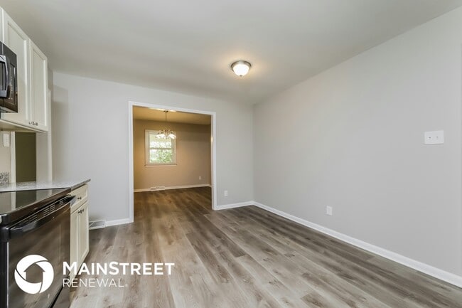 Photo - 332 Foxcroft Dr