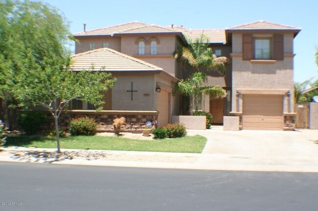 Building Photo - 4 Bedroom 2.5 Bathroom Gate Copper Canyon ...