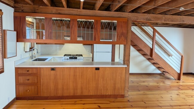 Photo - 1658 Filbert St