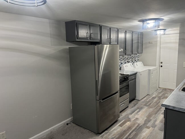 Photo - 824 W 59th Pl Unit B