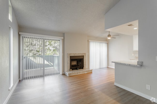 1BR, 1BA - 750 SF Magnolia