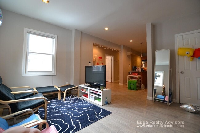 Photo - 115 Glenville Ave Unidad 1