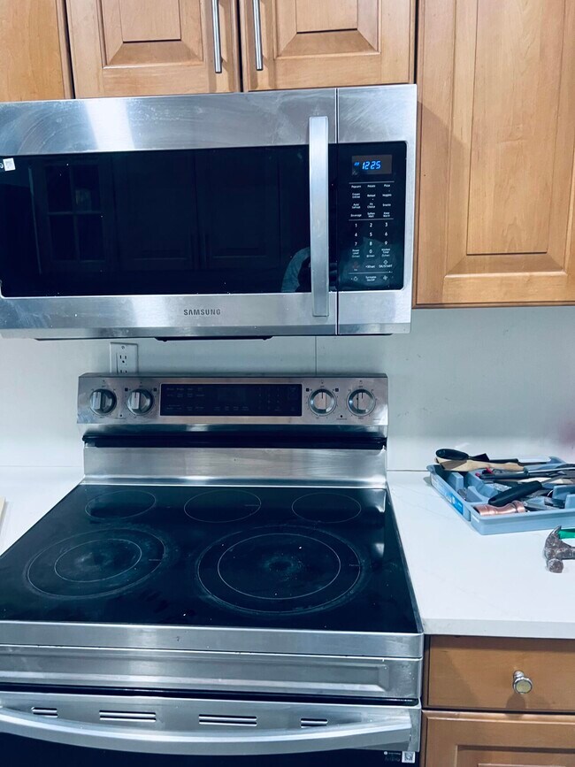 Photo - 759 Caroline Ave