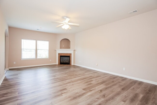 Photo - 3062 Clover Rd NW