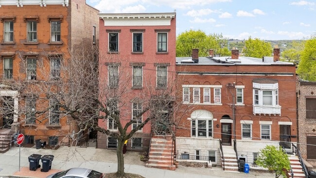Photo - 47 Ten Broeck St Unit B