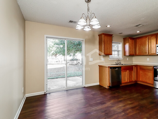 Photo - 194 Stoney Xing