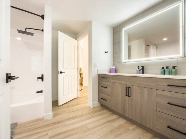 Building Photo - 15608 N 71st St Rental