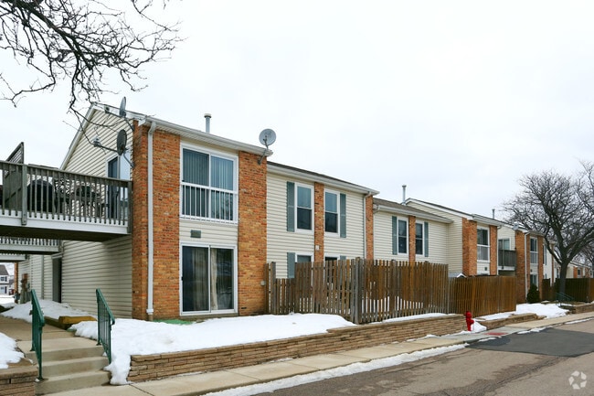 Photo - Huntington Club Apartments