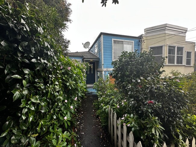 Photo - 19 Miramar Ave Unit Studio BD