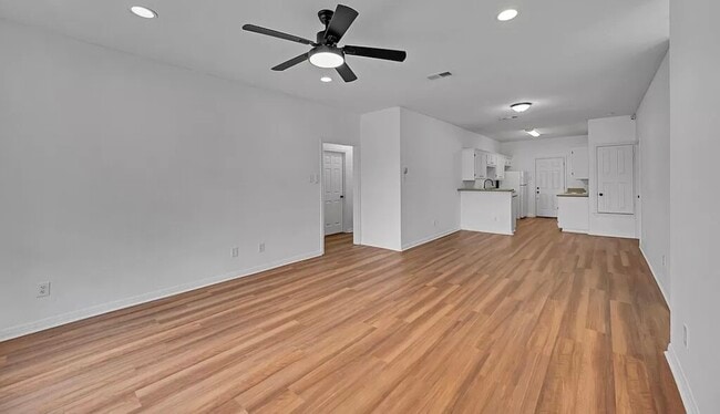 Photo - 1612 James Ave