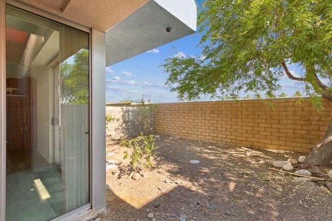 Photo - 2 Bed / 2.5 Bath Palermo Townhome