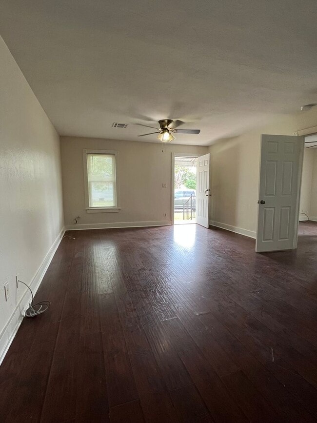 Photo - 1601 NW Bell- AVAILABLE NOW!