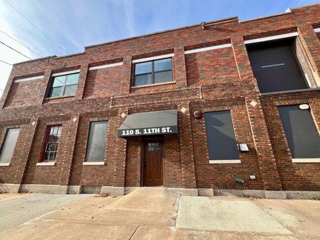Building Photo - 110 S 11th St Unit 110 S 11th -  3