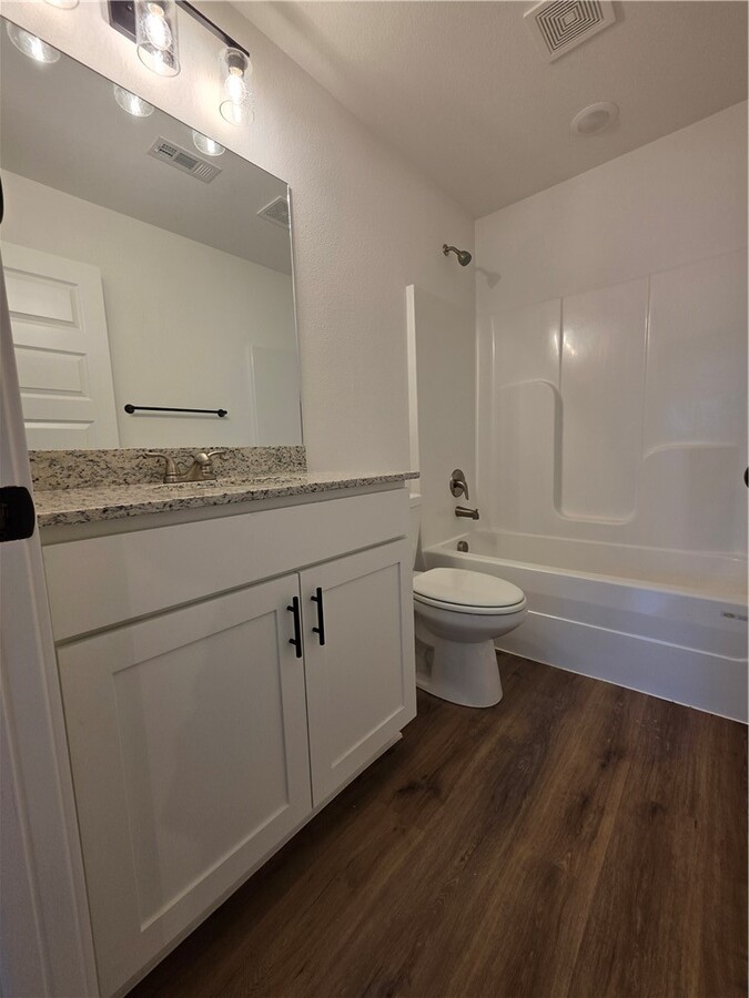 Photo - 805 N Crater Ave