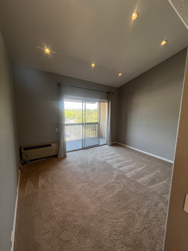 Photo - 155 Sharene Ln