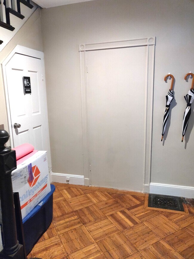 Photo - 17-19 Putnam Ct